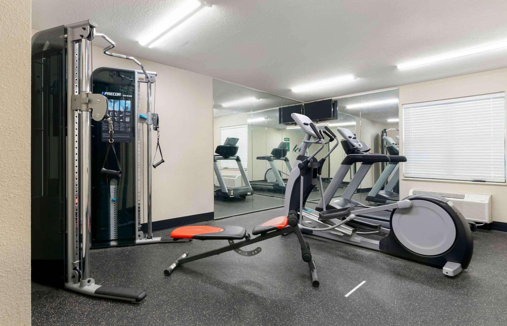 Extended Stay America Suites - Kansas City - Airport מראה חיצוני תמונה