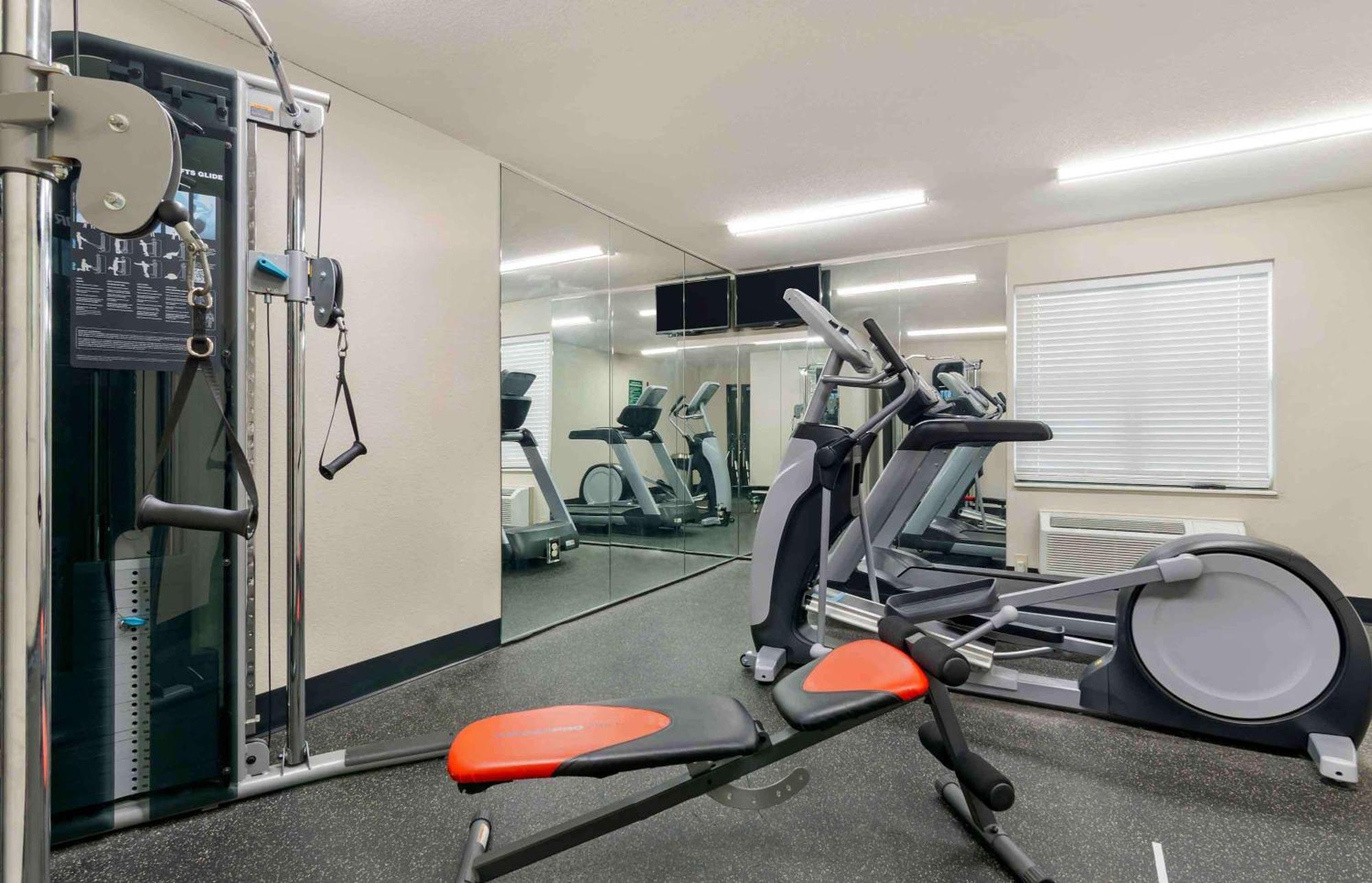 Extended Stay America Suites - Kansas City - Airport מראה חיצוני תמונה