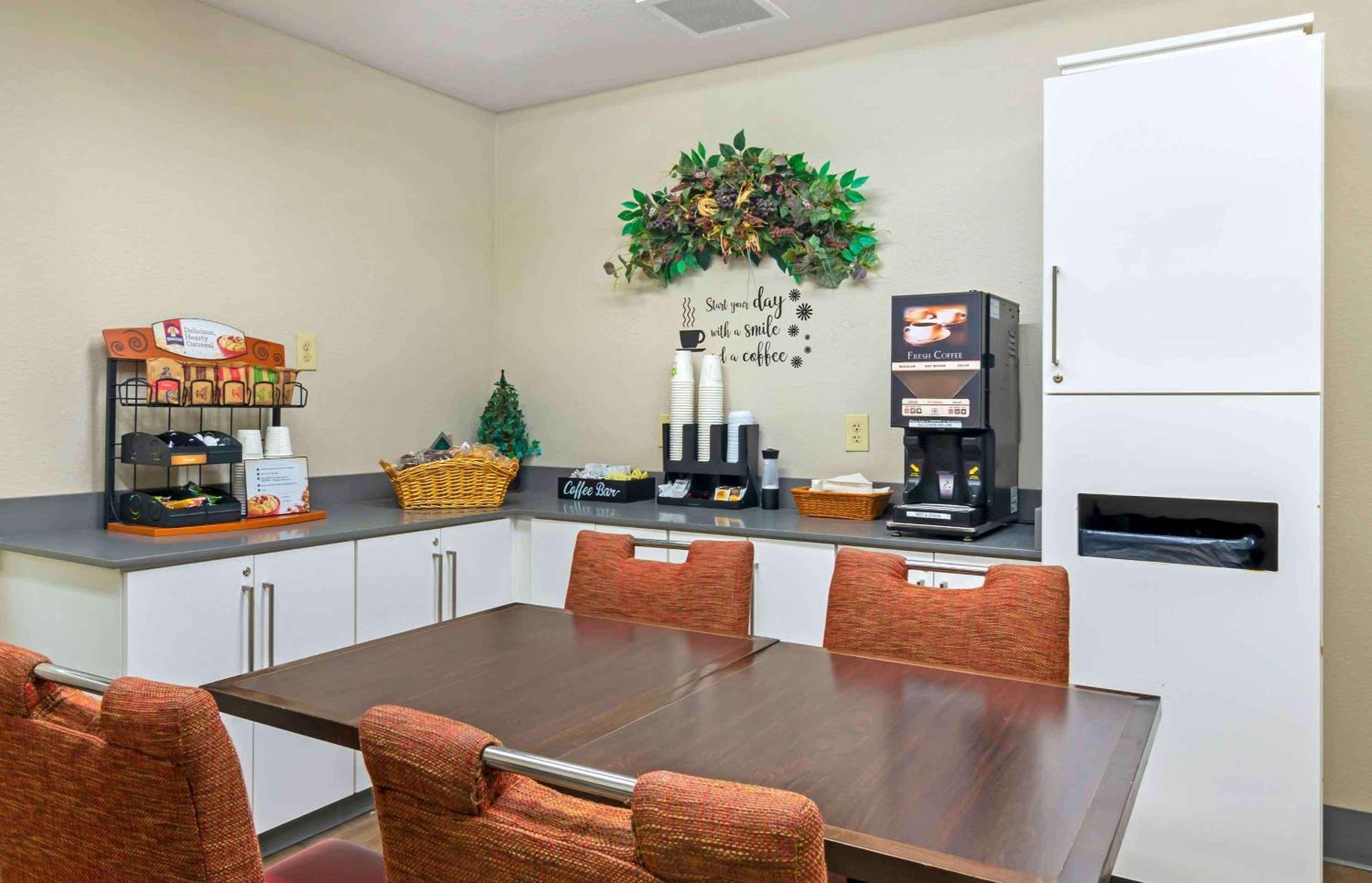 Extended Stay America Suites - Kansas City - Airport מראה חיצוני תמונה
